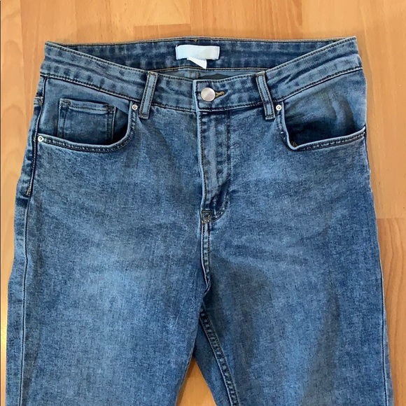 H&M blue Jeans ripped at bottom - Picture 2 of 6